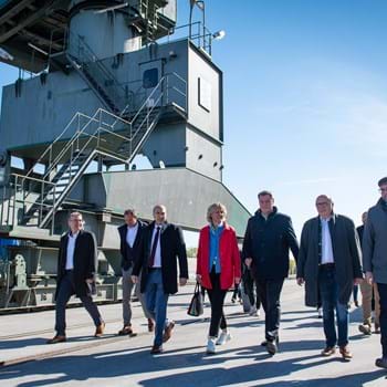 Ministerpräsident Söder zu Besuch im Hafen Kelheim/Saal: Wasserstoff als Baustein der Energiewende